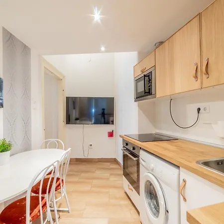 Danube 3br, 2 Bathr Quiet Apt At Market Hall * Budapest